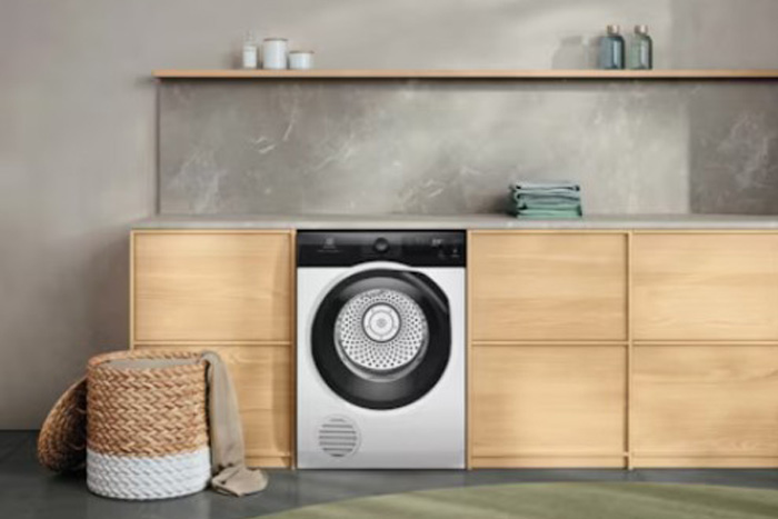 Máy sấy thông hơi Electrolux UltimateCare 300 9 kg EDV904H3EC